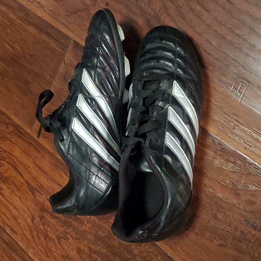 Shoes - Picture 2 of 4